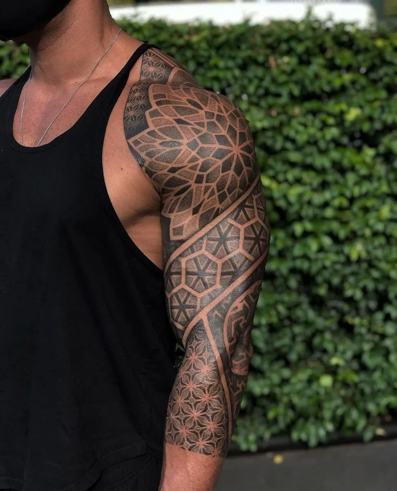 Dotwork geometrik full sleeve